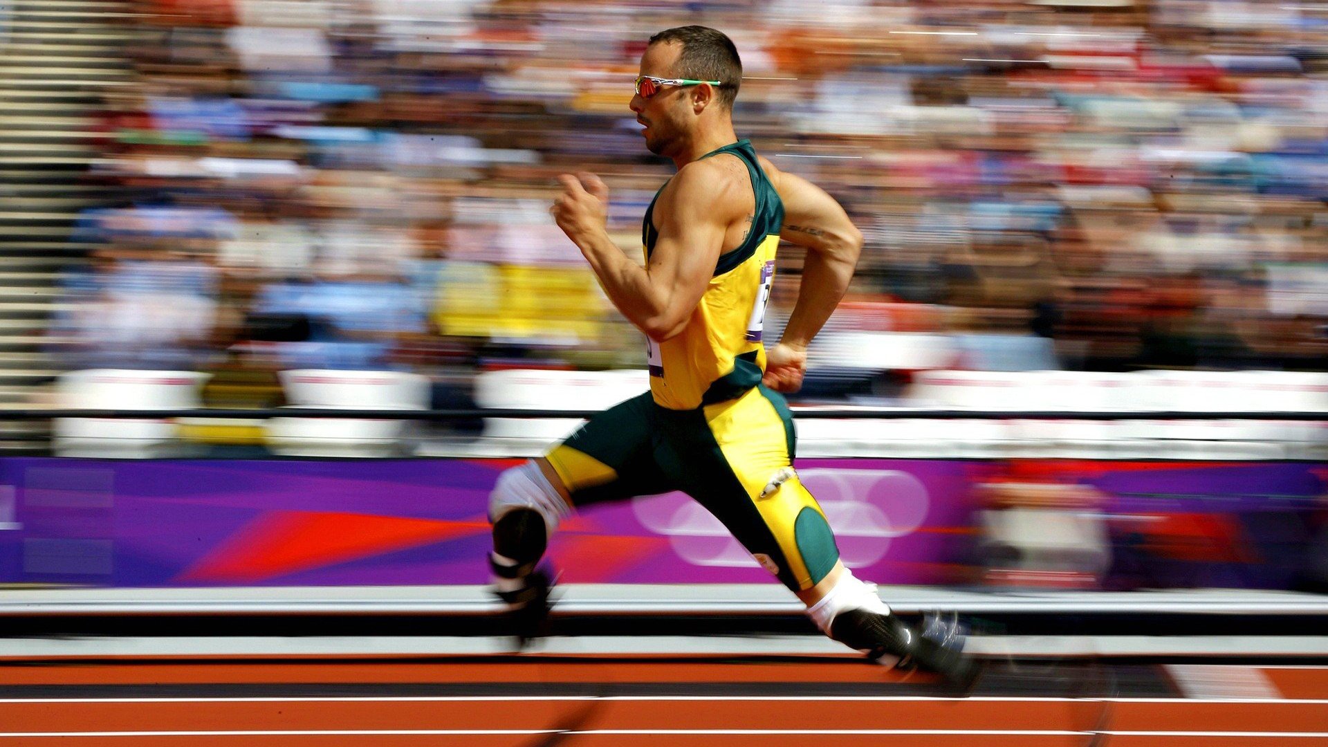 国际帆船赛激烈角逐 顶尖选手逐浪争锋